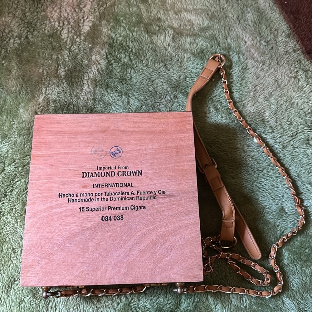 Cute nostalgic cigar box purse hand crafted - Picture 2 of 6